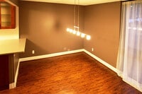 Building Photo - Large 2br/2ba - All utilities included in rent