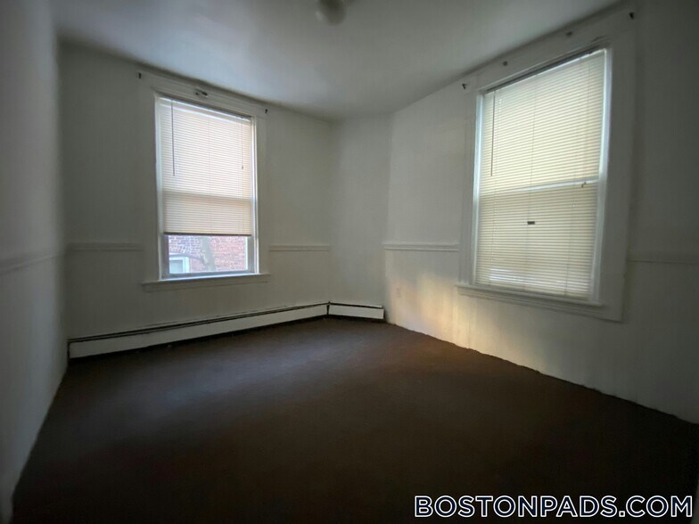 Building Photo - 8 Parker Hill Ave