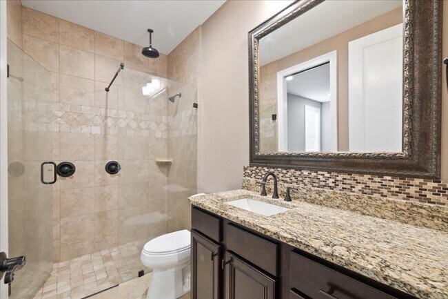 Building Photo - 4 Bedroom in Niceville!
