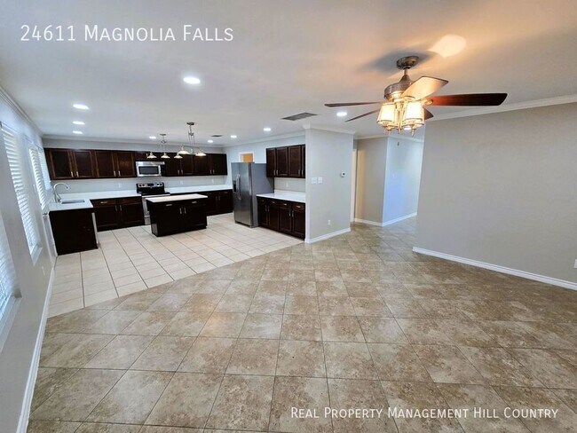 Building Photo - 24611 Magnolia Falls