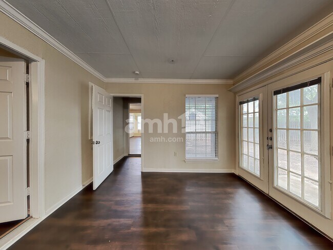 Building Photo - 874 Garden Cir