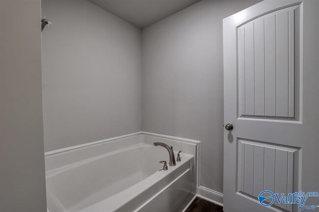 Building Photo - 226 Abercorn Dr
