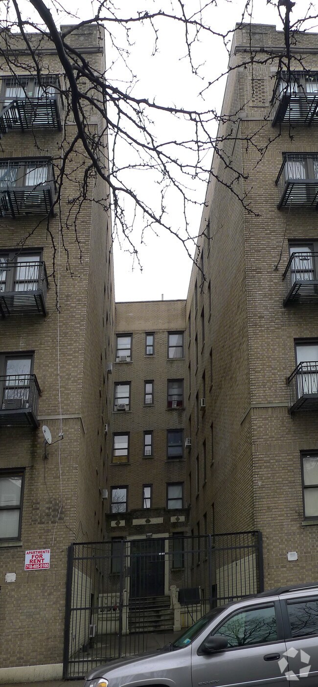 Building Photo - 2430 Morris Ave