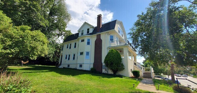 Building Photo - 1900 Washington St