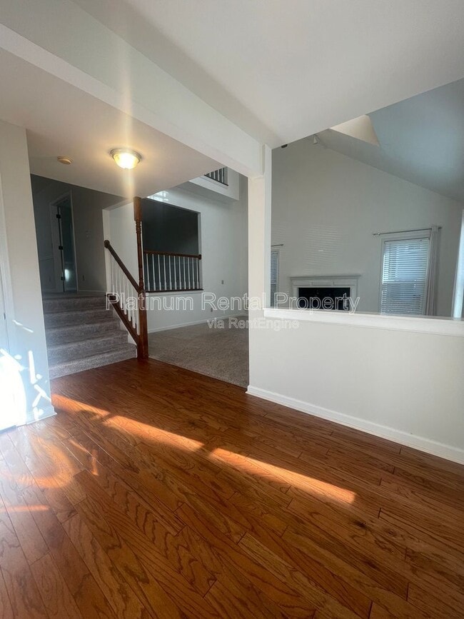 Building Photo - 940 Club Chase Ct