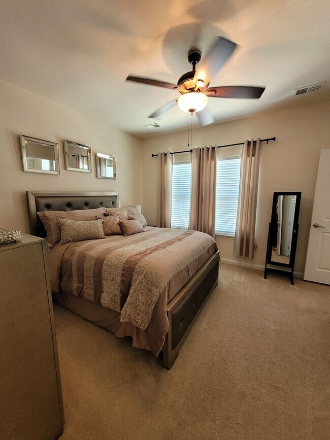 Building Photo - 7508 Luminary Dr