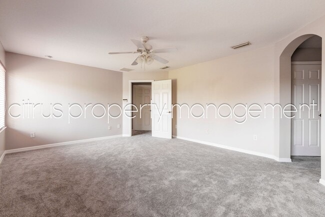 Building Photo - Spacious 4/3 in Independence Available Now!