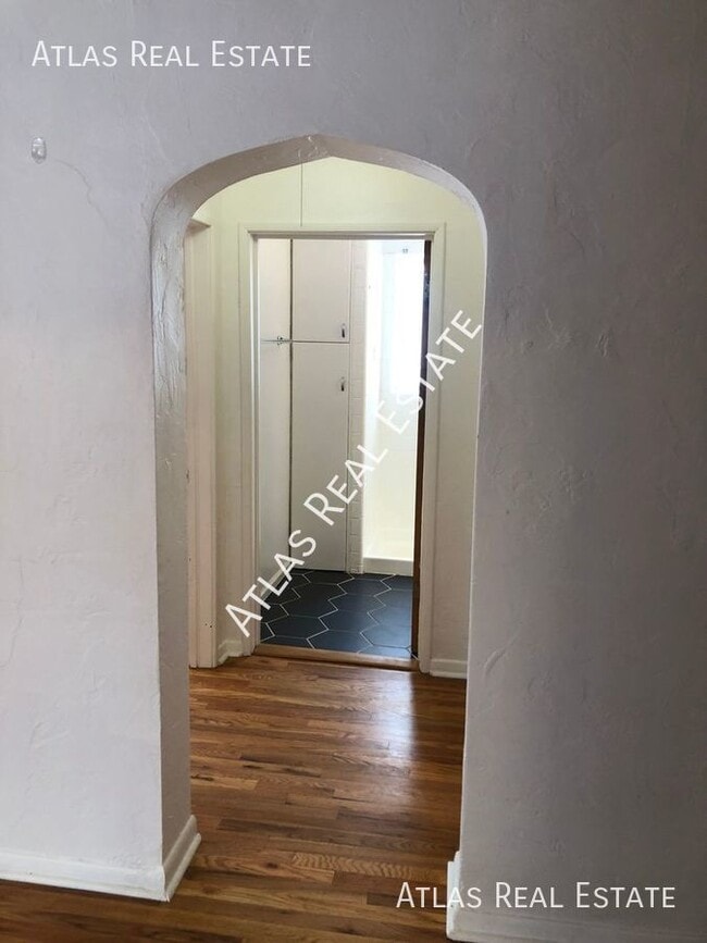 Building Photo - 1001 19th St