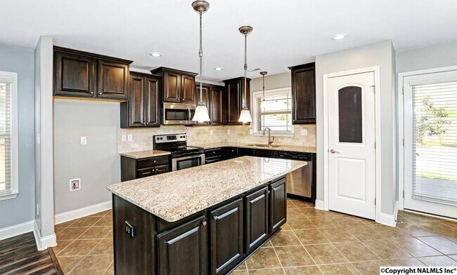 Building Photo - 110 Healey Dr