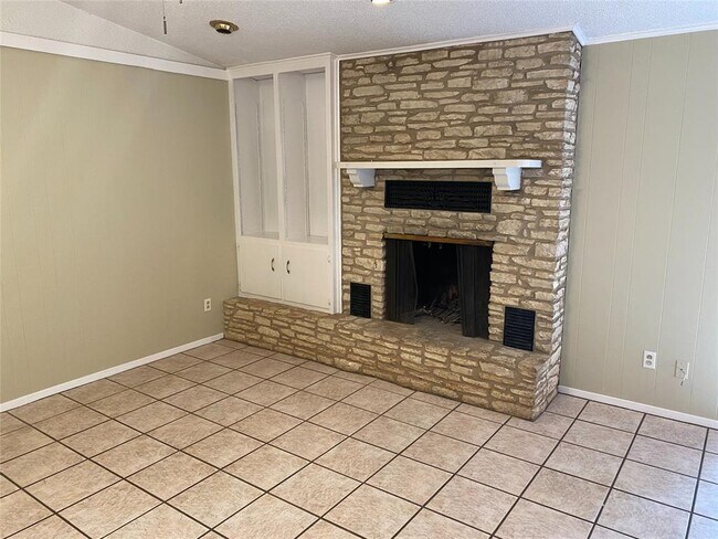 Building Photo - 13003 Algerita Terrace