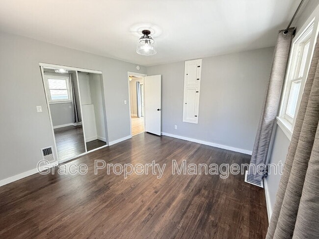 Building Photo - 5685 S Elmwood St