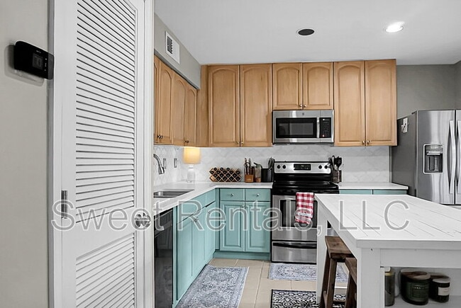 Building Photo - 733 Ralston Ct