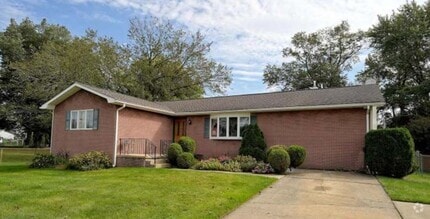 Building Photo - 24 Carl Sandburg Dr