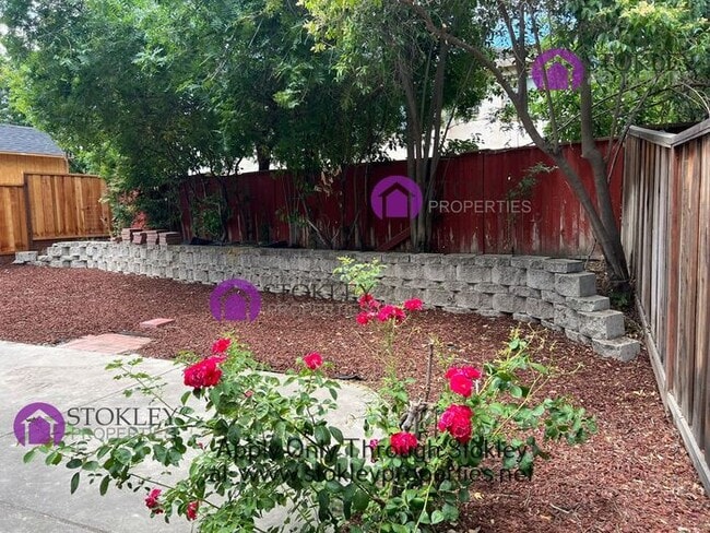Building Photo - 4725 Country Hls Dr