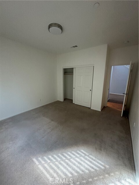 Building Photo - 1055 Raven Ct