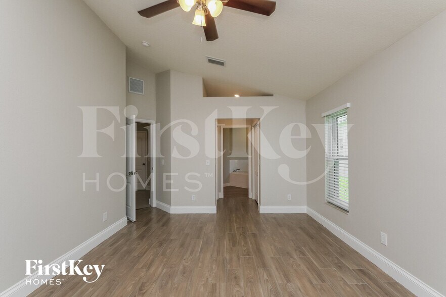 Building Photo - 7536 Regents Garden Way