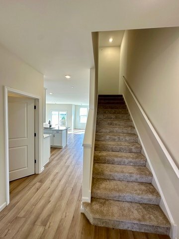 Building Photo - 5951 Hawkweed Dr