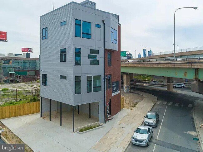 Building Photo - 90-94 E Laurel St