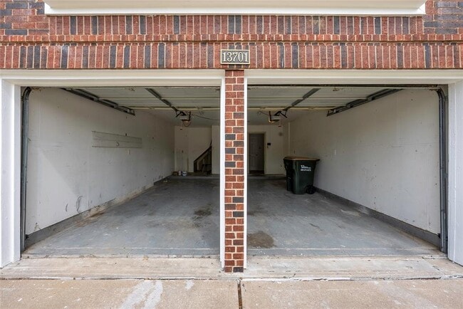 Building Photo - 13701 Cambourne Dr