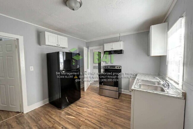 Building Photo - 518 2nd Ave
