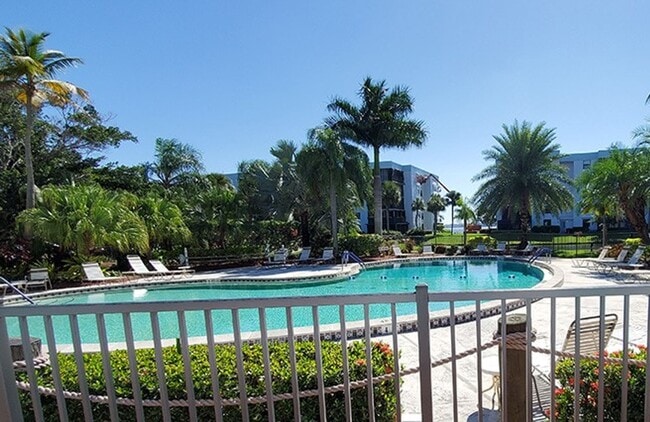 Building Photo - Riverfront Community Resort Style 2/2 Condo