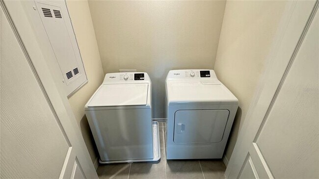 Building Photo - 2915 Canary Ave