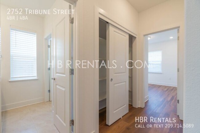 Building Photo - 2752 Tribune St