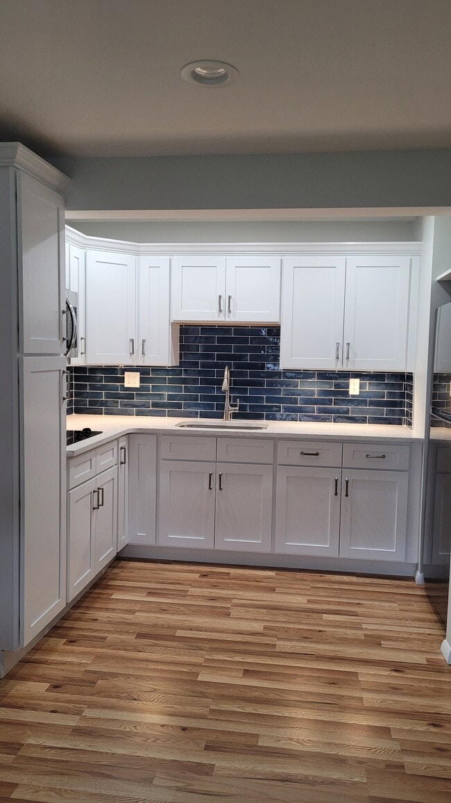 Building Photo - 49 Moshier St