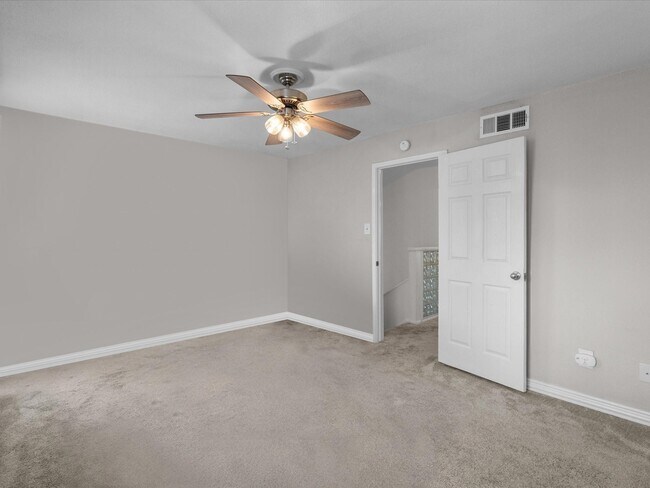 Building Photo - 18515 Egret Bay Blvd