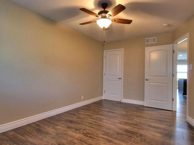 Building Photo - 40 Carquinez Scenic Dr