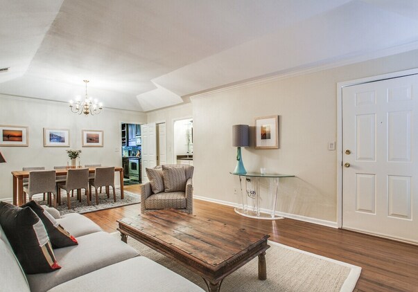 Building Photo - 201 Ellwood- 685.5