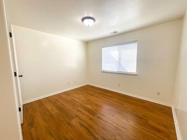 Building Photo - 8212 N Cedar Springs Rd