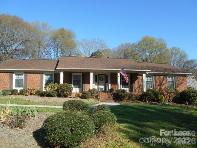 Building Photo - 1330 E Barden Rd