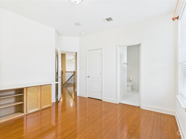 Building Photo - 2504 Alexander Ct