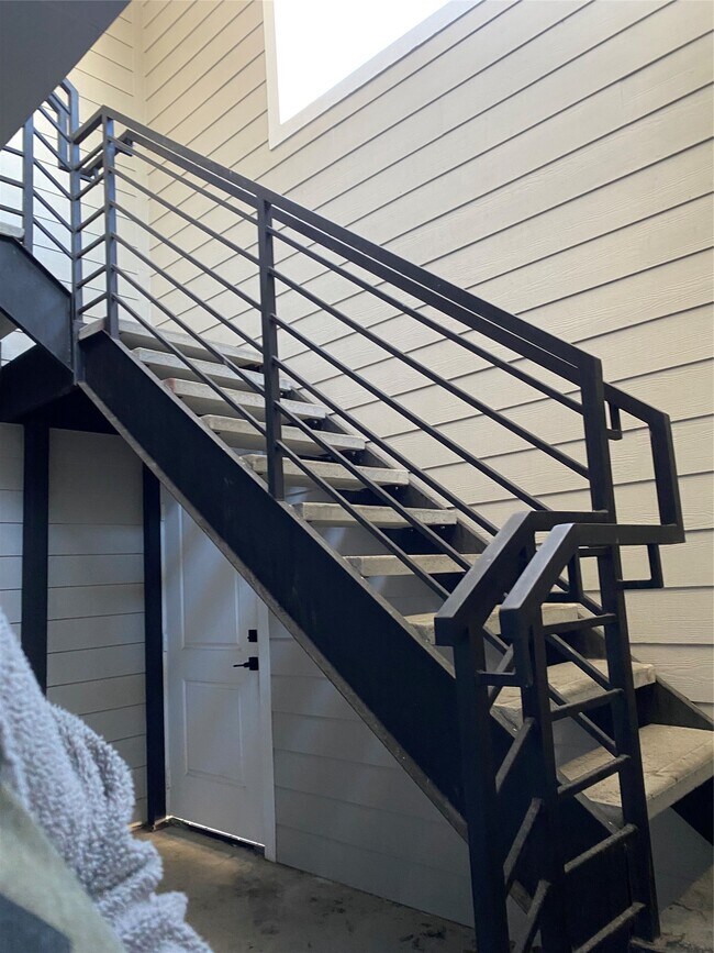 Building Photo - 3604 Dennis St