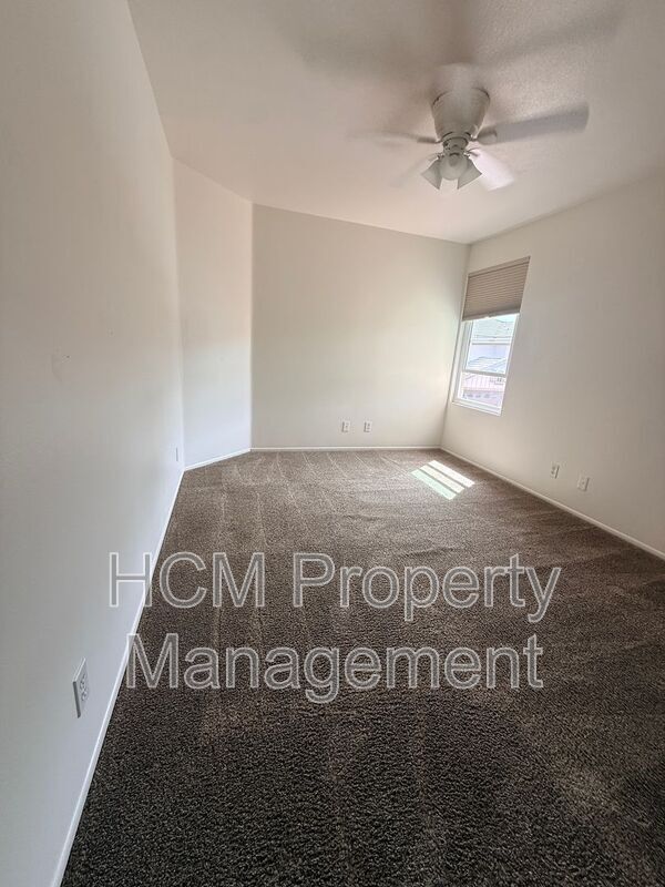Building Photo - 20 Tumbleweed St