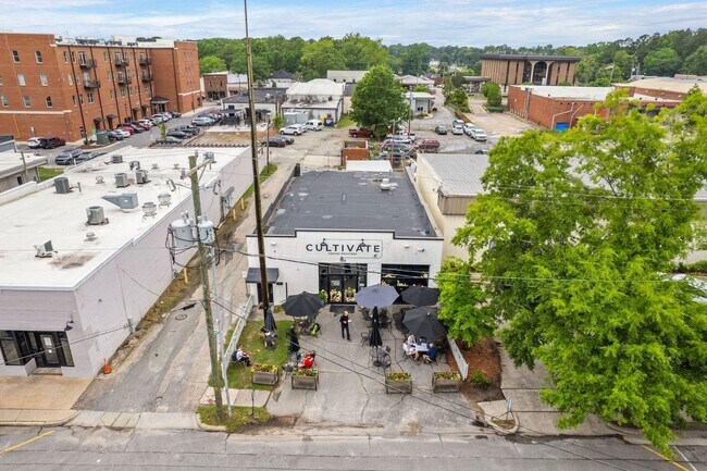 Building Photo - Stunning 3BD, 2.5BA End-Unit Fuquay-Varina Townhome with a 2-Car Garage in a Prime Location Near ...
