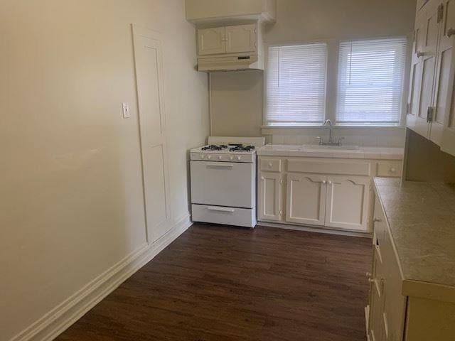 Interior Photo - 323 Hermosa Ave.