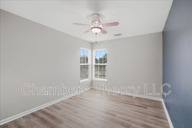 Building Photo - 42211 Marcy Way