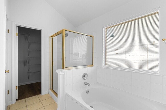 Building Photo - 2305 Boulder Run