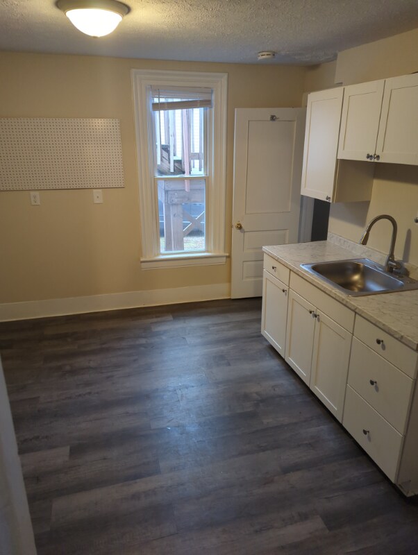 Building Photo - 2404 2nd St