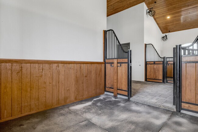 Building Photo - 5181 Lasso Wy