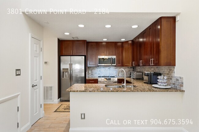 Building Photo - 3801 Crown Point Rd