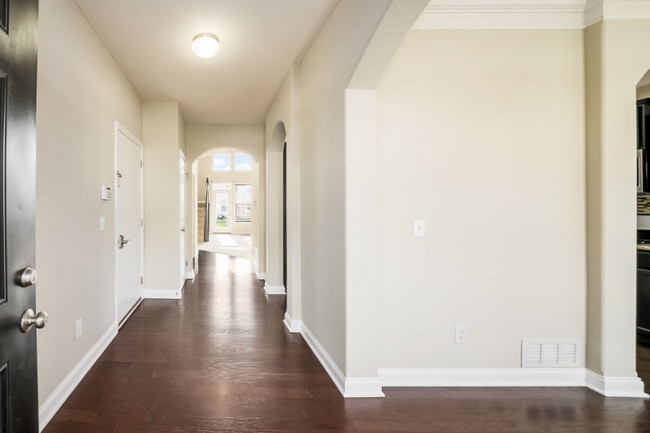 Building Photo - 8865 Sweetshade Dr