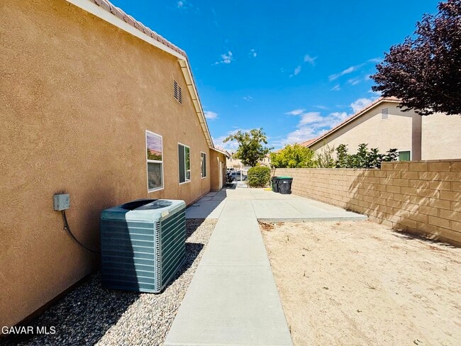 Building Photo - 4640 Trojan Ct