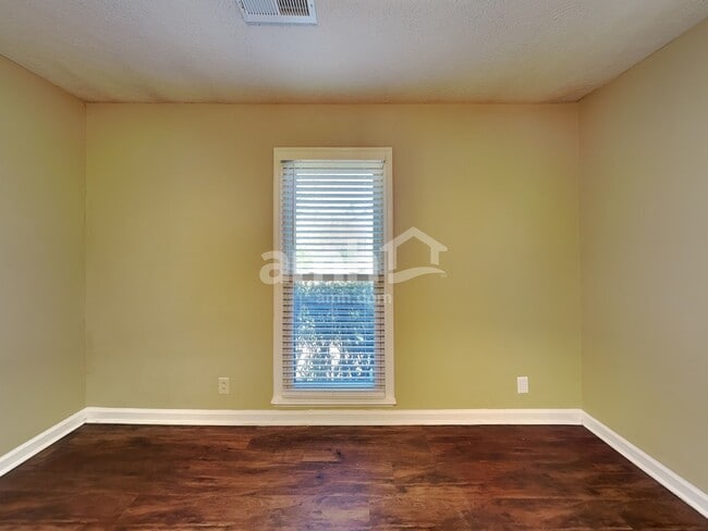 Building Photo - 7303 Clearview Dr