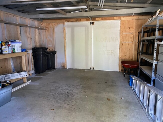 Building Photo - 8770 Kennedy Dr