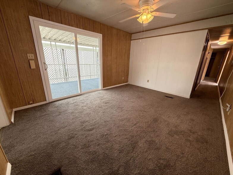 Building Photo - 3601 E Wyoming Ave