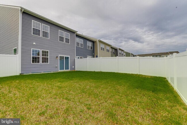 Building Photo - 148 Correri St