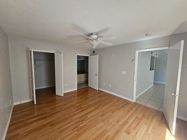 Building Photo - 1 Bedroom Condo located at Bella Club